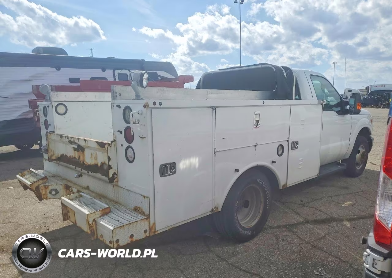 2012 Ford F350 Super Duty Utility - Service Truck VIN:1FDRF3G6XCEC67313 - 3