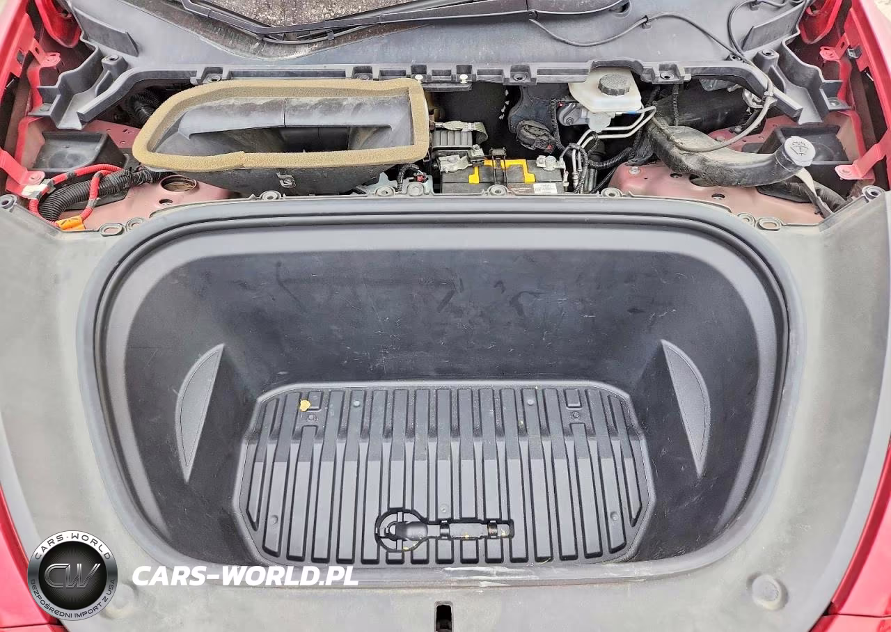2020 Tesla Model Y VIN:5YJYGDEE9LF008498 - 11
