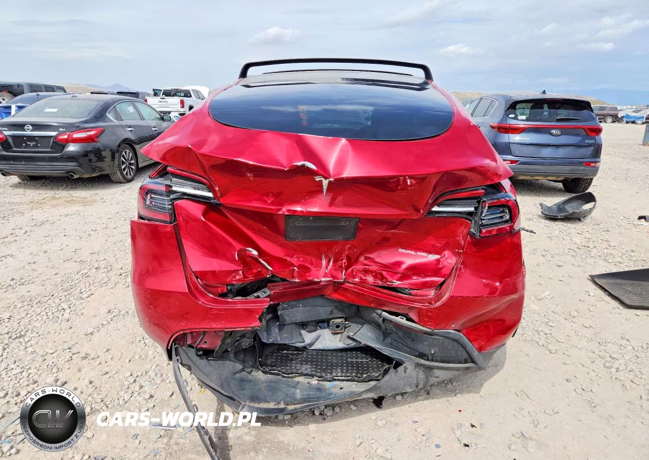 2020 Tesla Model Y VIN:5YJYGDEE9LF008498 - 6