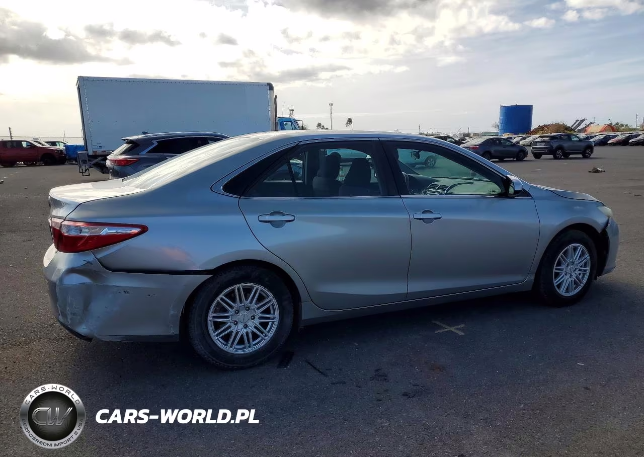 2016 Toyota Camry Le VIN:4T1BF1FK4GU535871 - 3