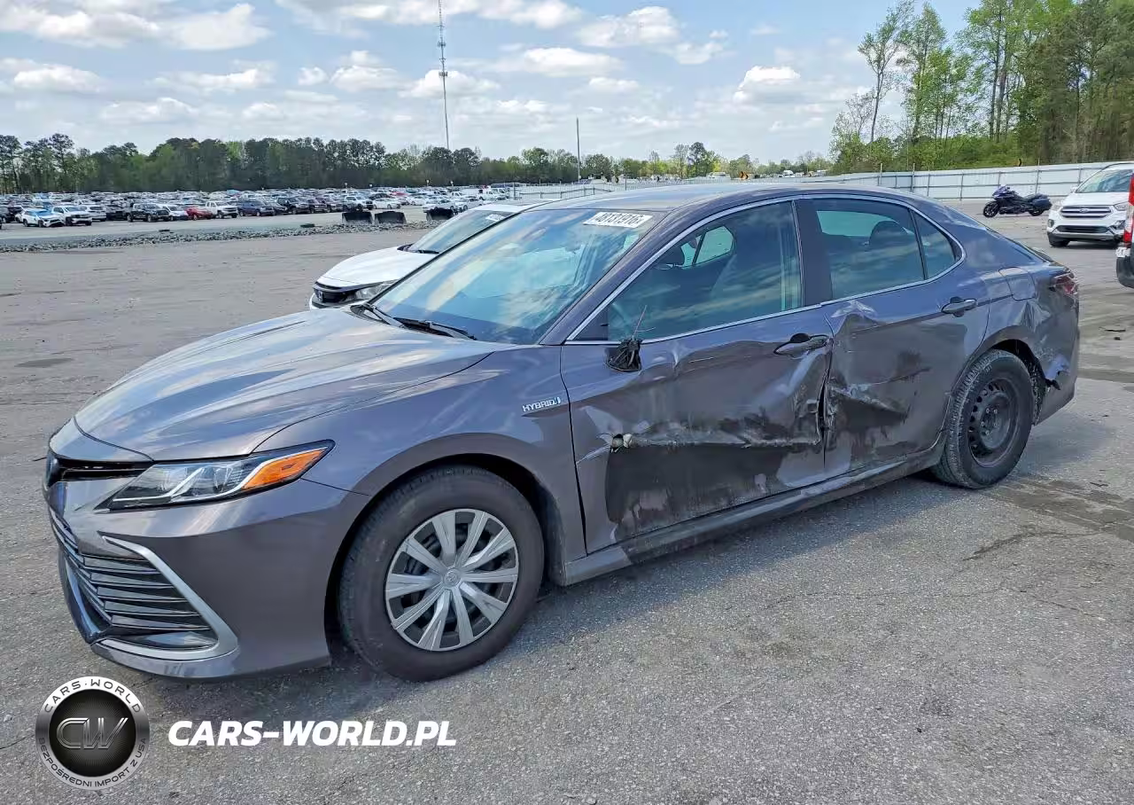 2021 Toyota Camry Hybrid Le