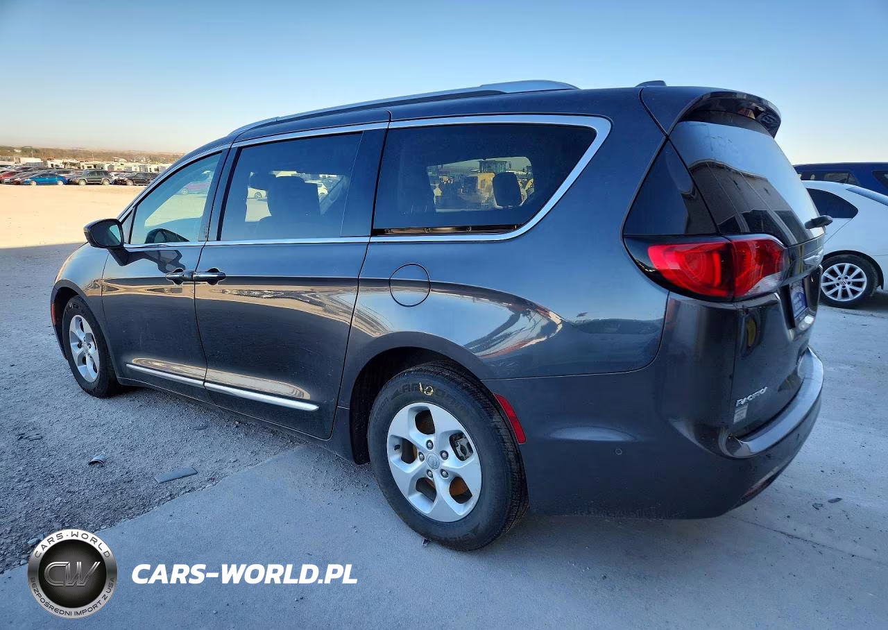 2017 Chrysler Pacifica Touring L Plus VIN:2C4RC1EG2HR528540 - 2