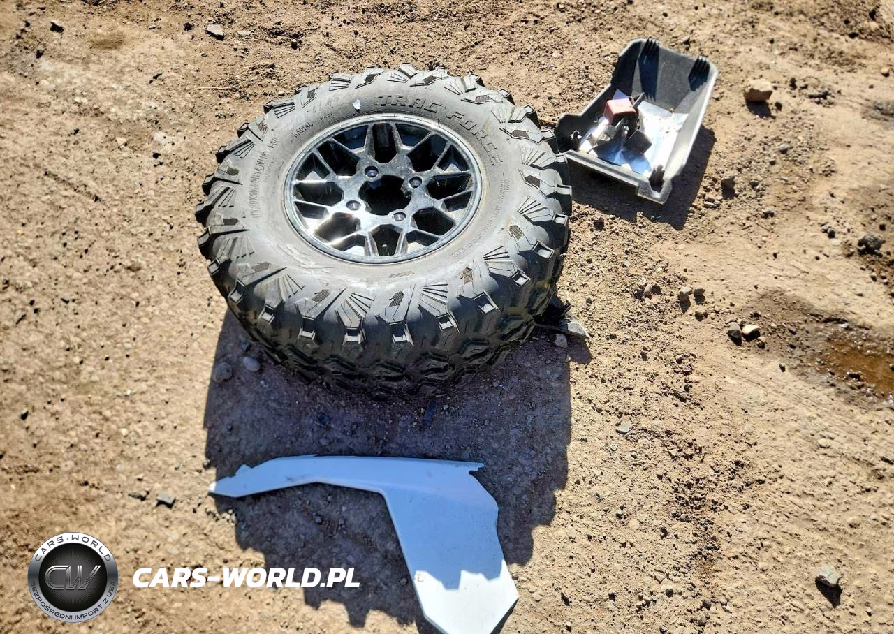 2024 Can-Am Maverick X3 Utility Vehicle VIN:3JBVKAV4XRE000564 - 9