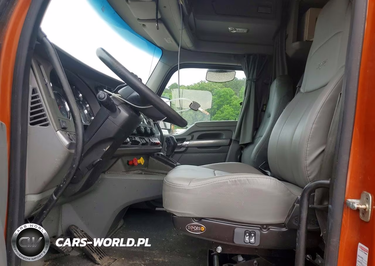 2017 Kenworth T680 Semi Truck VIN:1XKYD49X8HJ157879 - 5