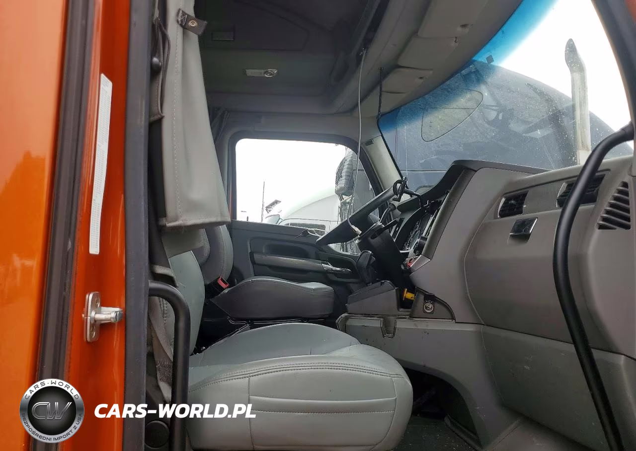 2017 Kenworth T680 Semi Truck VIN:1XKYD49X8HJ157879 - 6