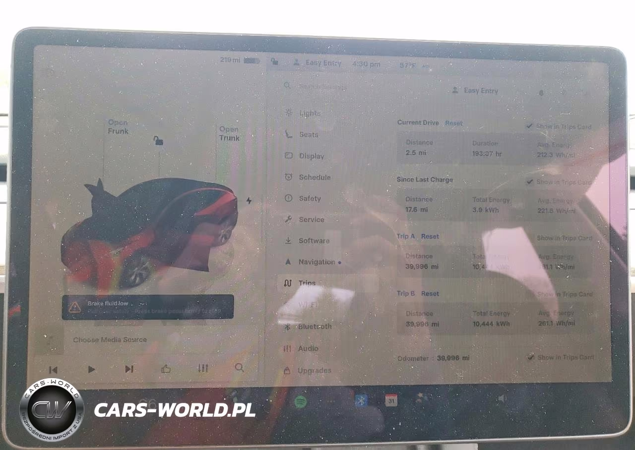 2023 Tesla Model Y VIN:7SAYGDEE2PA171094 - 9