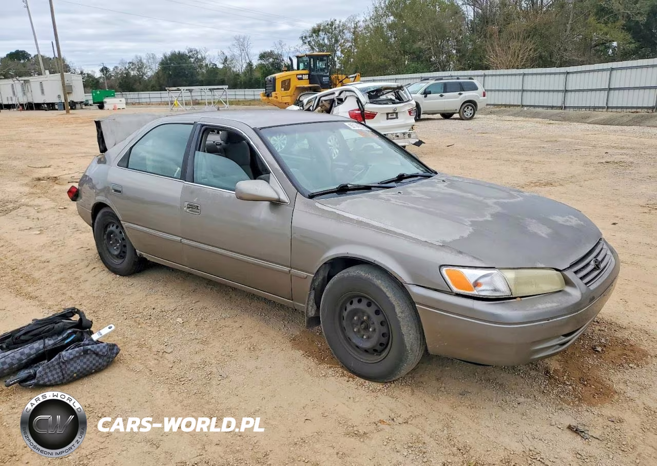 1999 Toyota Camry Ce VIN:4T1BG22K3XU411972 - 4