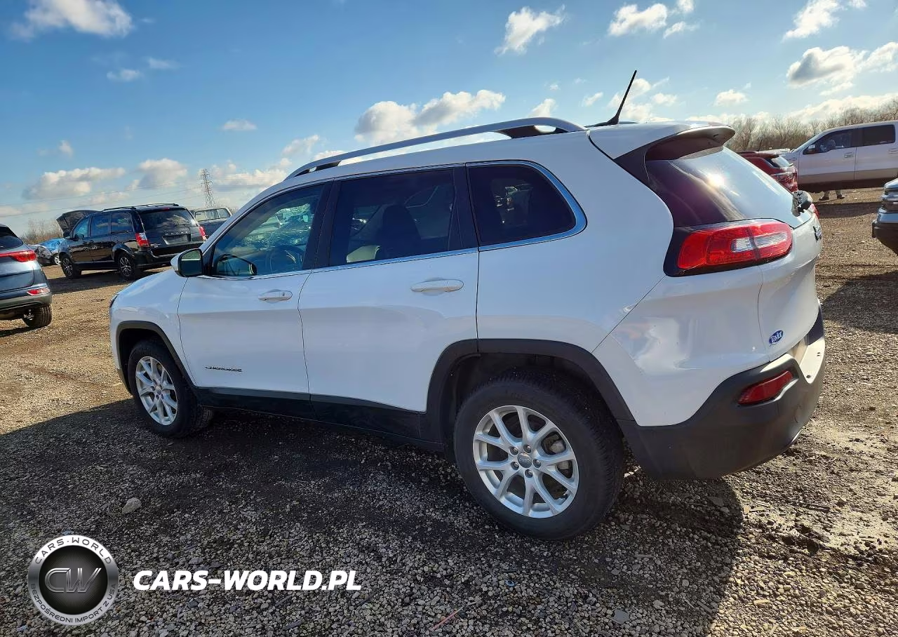 2017 Jeep Cherokee Latitude VIN:1C4PJLCB7HW641116 - 2