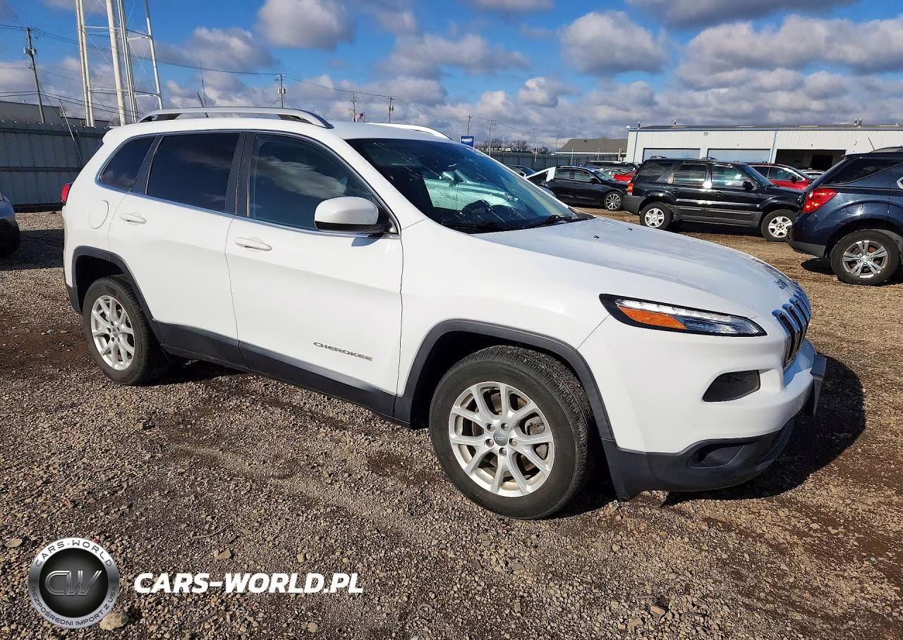 2017 Jeep Cherokee Latitude VIN:1C4PJLCB7HW641116 - 4
