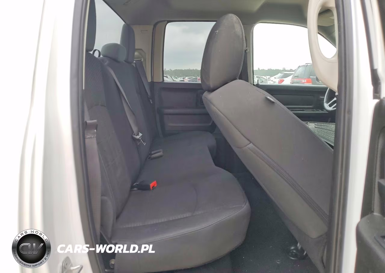 2019 Ram 1500 Classic Tradesman VIN:1C6RR6FGXKS608966 - 10