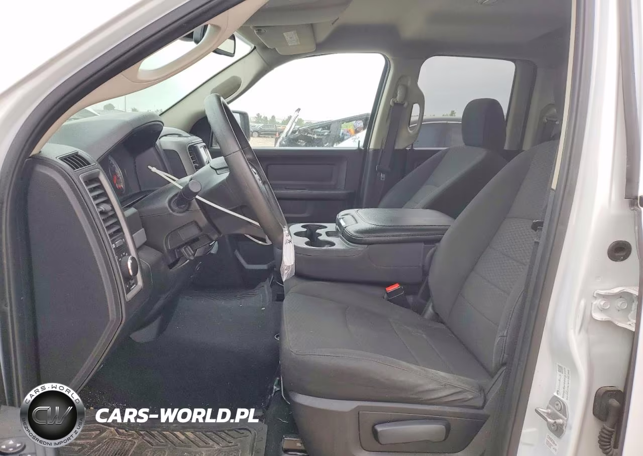 2019 Ram 1500 Classic Tradesman VIN:1C6RR6FGXKS608966 - 7