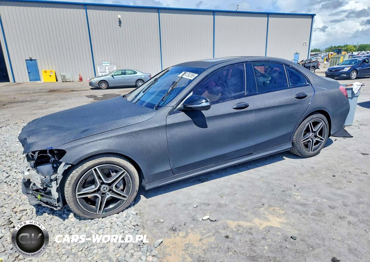 2019 Mercedes-Benz C 300 – zdjęcie 1 z 13