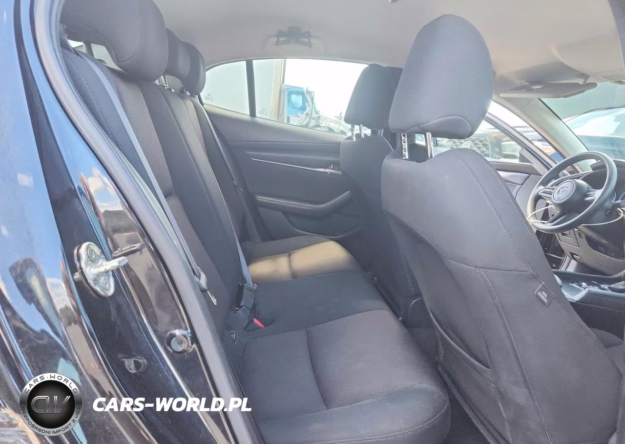 2021 Mazda 3 VIN:3MZBPAA7XMM202771 - 10