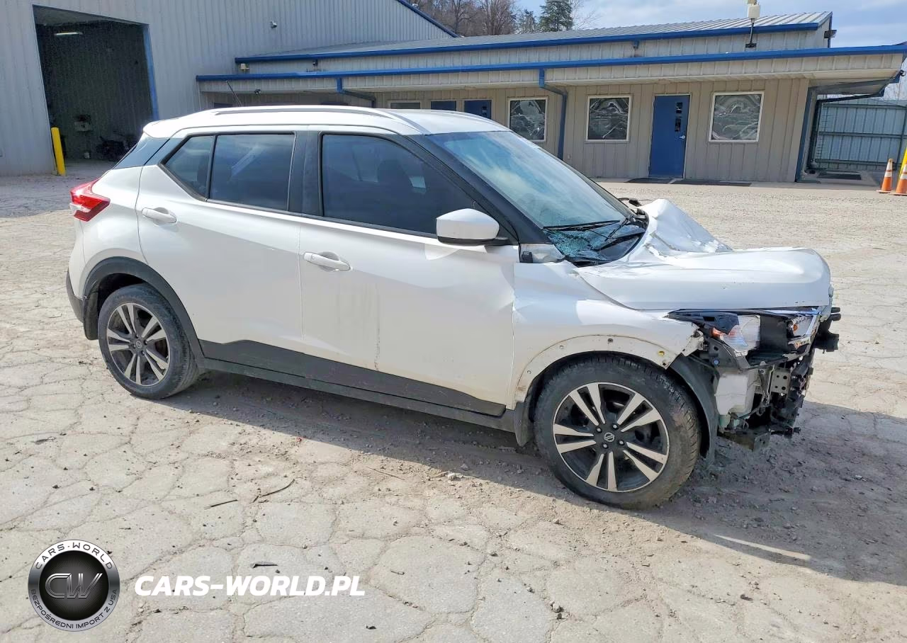 2019 Nissan Kicks Sv VIN:3N1CP5CU9KL546633 - 4