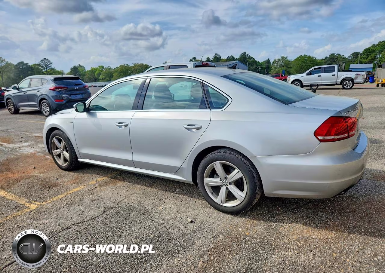 2015 Volkswagen Passat S VIN:1VWAS7A36FC095331 - 2