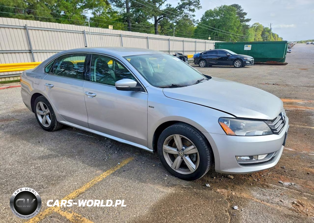 2015 Volkswagen Passat S VIN:1VWAS7A36FC095331 - 4