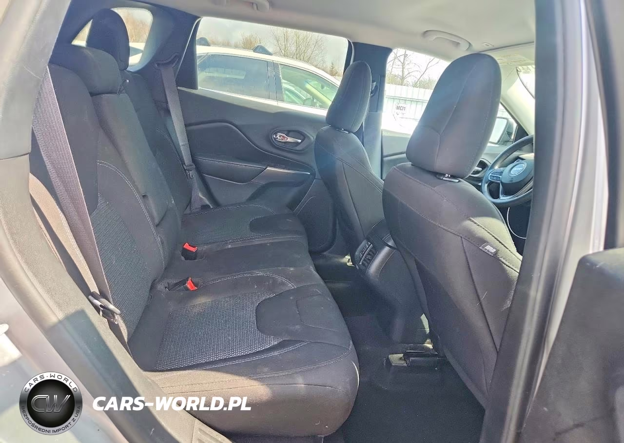 2019 Jeep Cherokee Latitude VIN:1C4PJLCB0KD479199 - 11