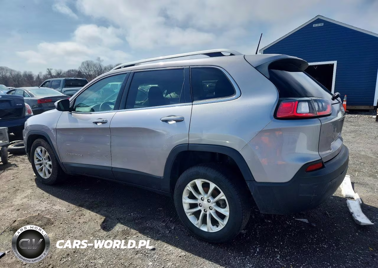 2019 Jeep Cherokee Latitude VIN:1C4PJLCB0KD479199 - 2