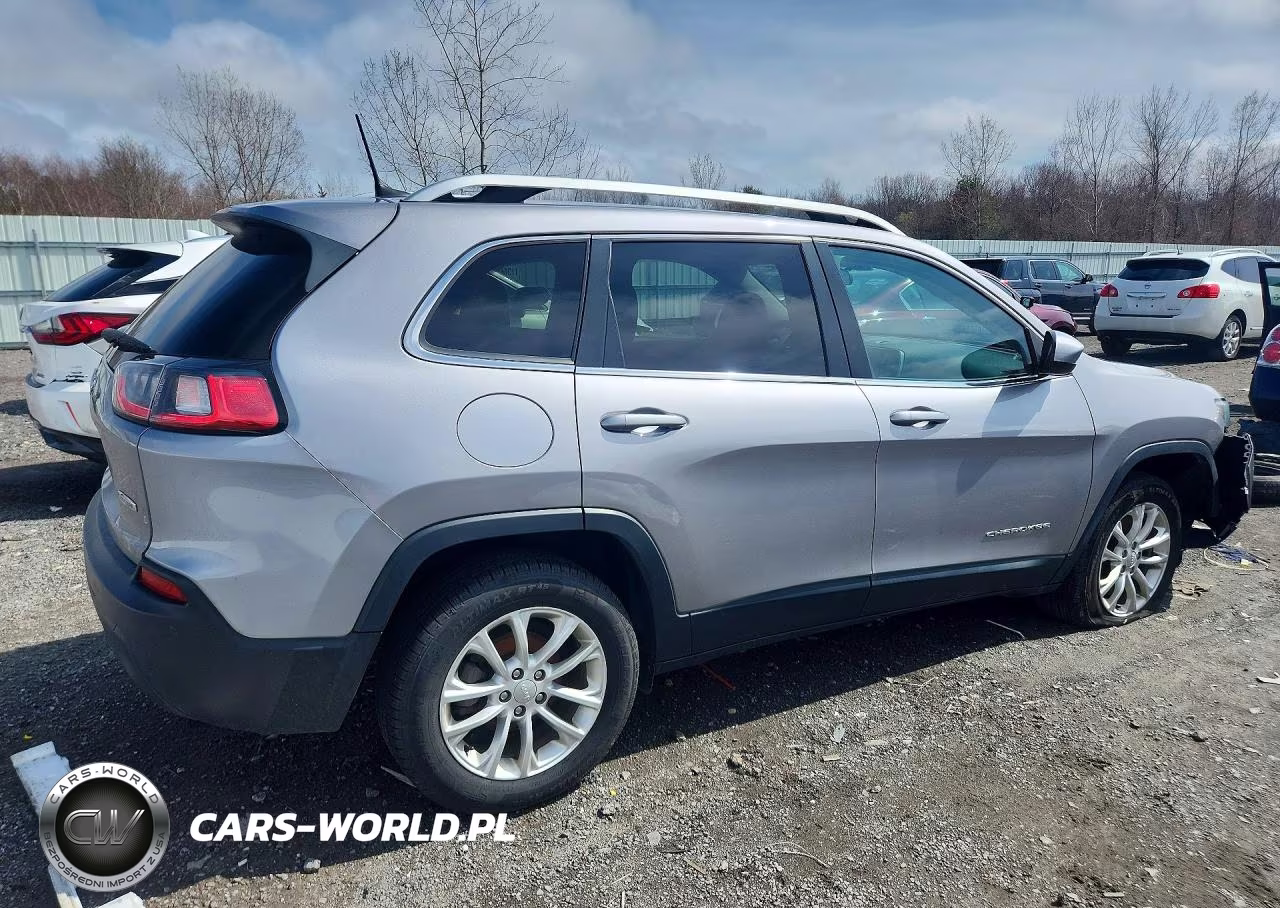 2019 Jeep Cherokee Latitude VIN:1C4PJLCB0KD479199 - 3