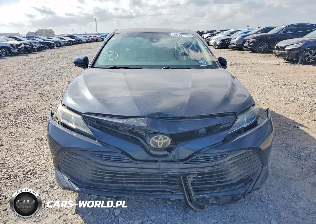 2018 Toyota Camry Le VIN:4T1B11HK9JU537537 - 5