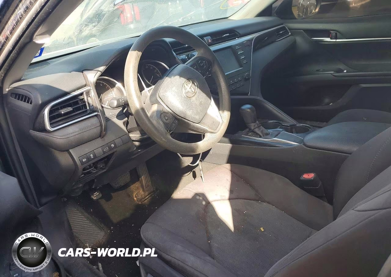 2018 Toyota Camry Le VIN:4T1B11HK9JU537537 - 8