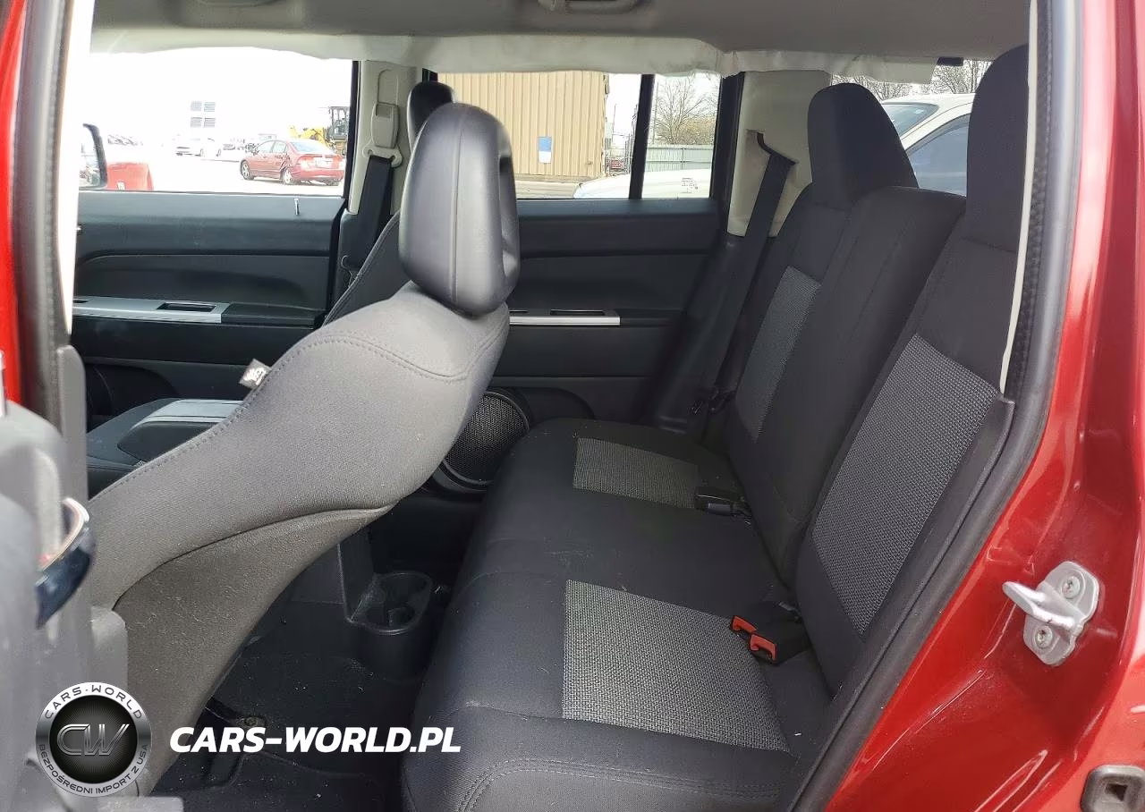 2008 Jeep Patriot Sport VIN:1J8FT28W38D799274 - 11