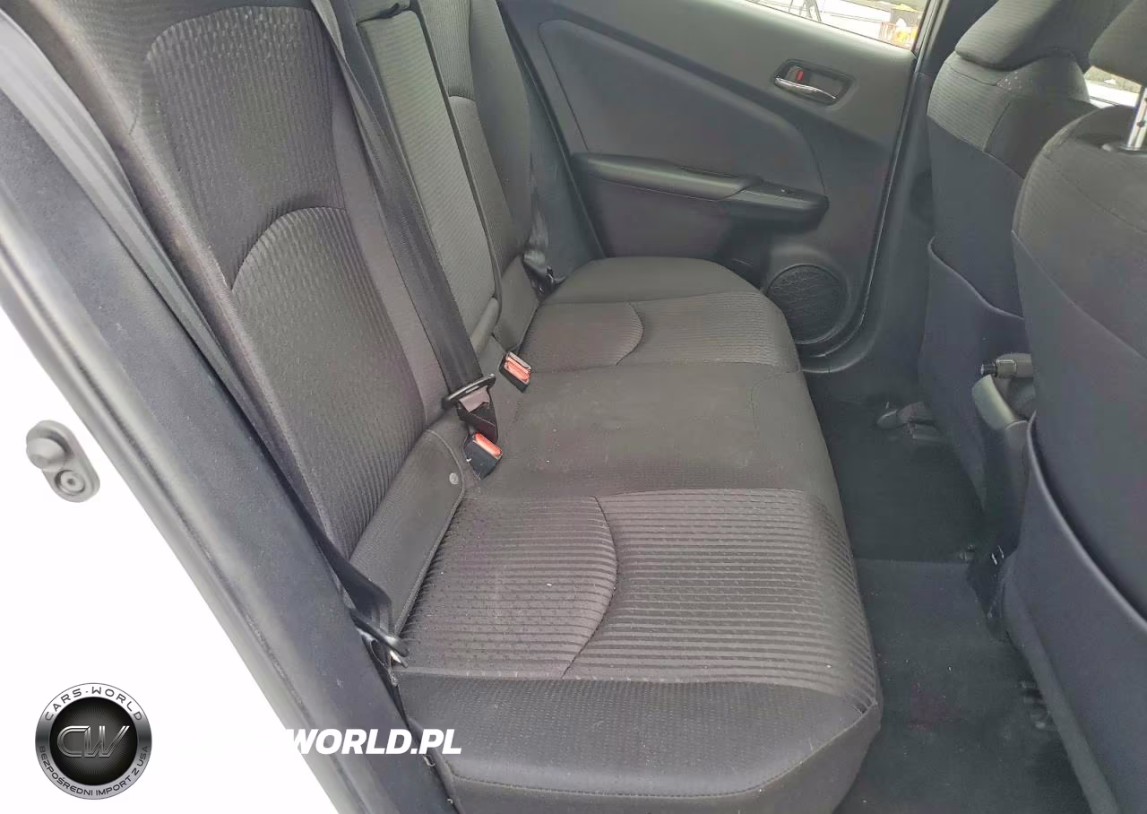 2018 Toyota Prius Two VIN:JTDKBRFU3J3058606 - 10