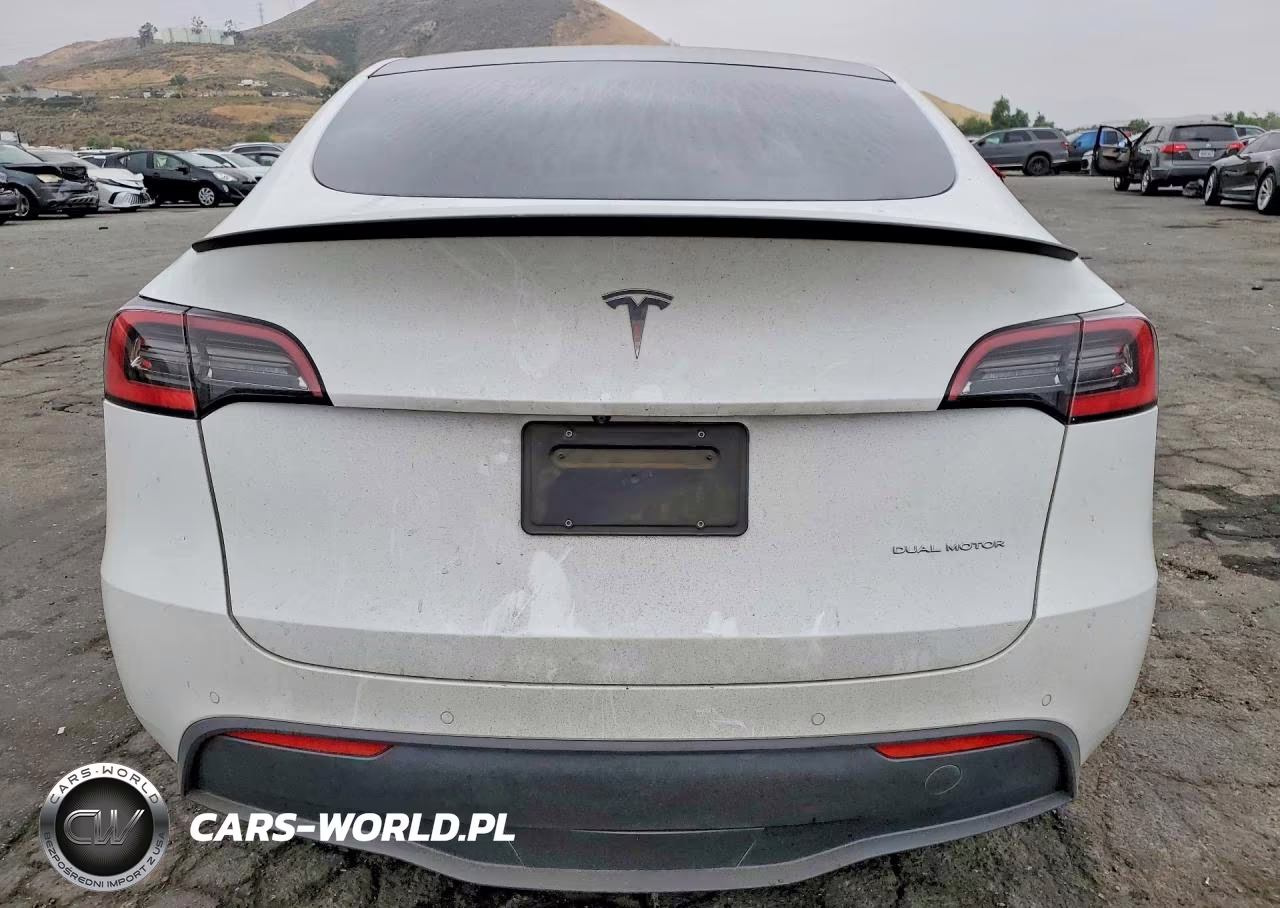 2020 Tesla Model Y VIN:5YJYGDEE6LF052619 - 6