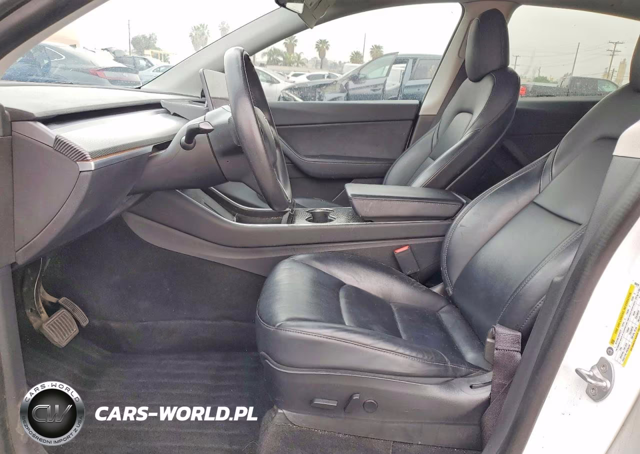 2020 Tesla Model Y VIN:5YJYGDEE6LF052619 - 7
