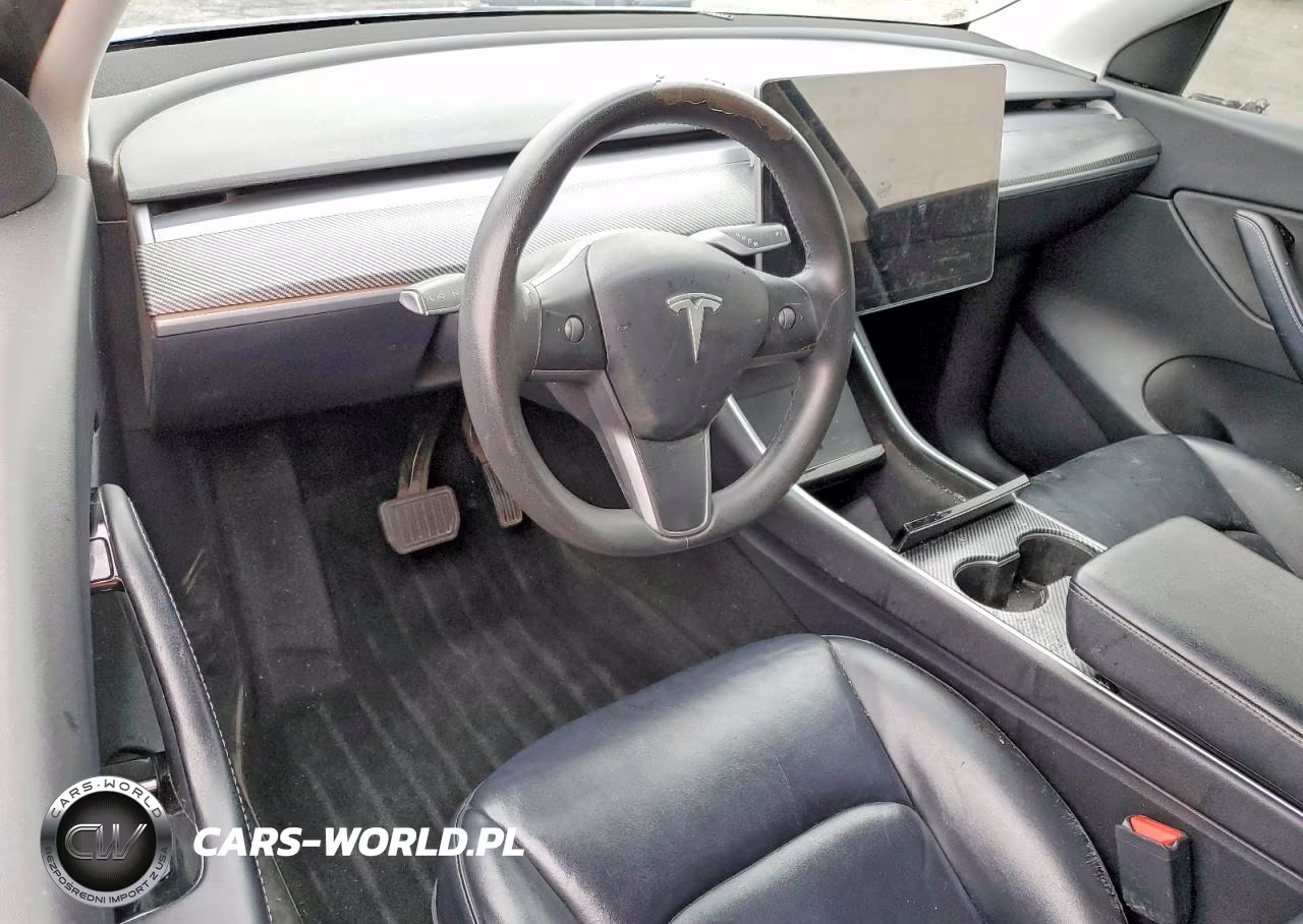 2020 Tesla Model Y VIN:5YJYGDEE6LF052619 - 8