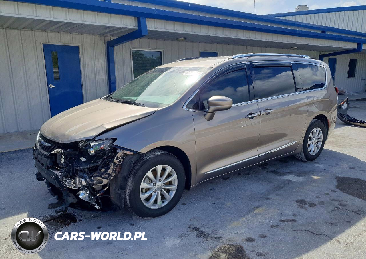 2018 Chrysler Pacifica Touring L Plus