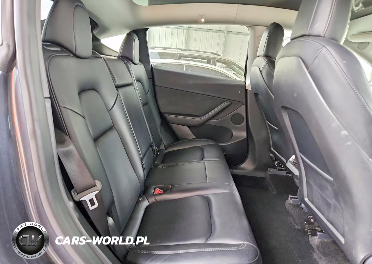2021 Tesla Model Y VIN:5YJYGDEE4MF270415 - 11