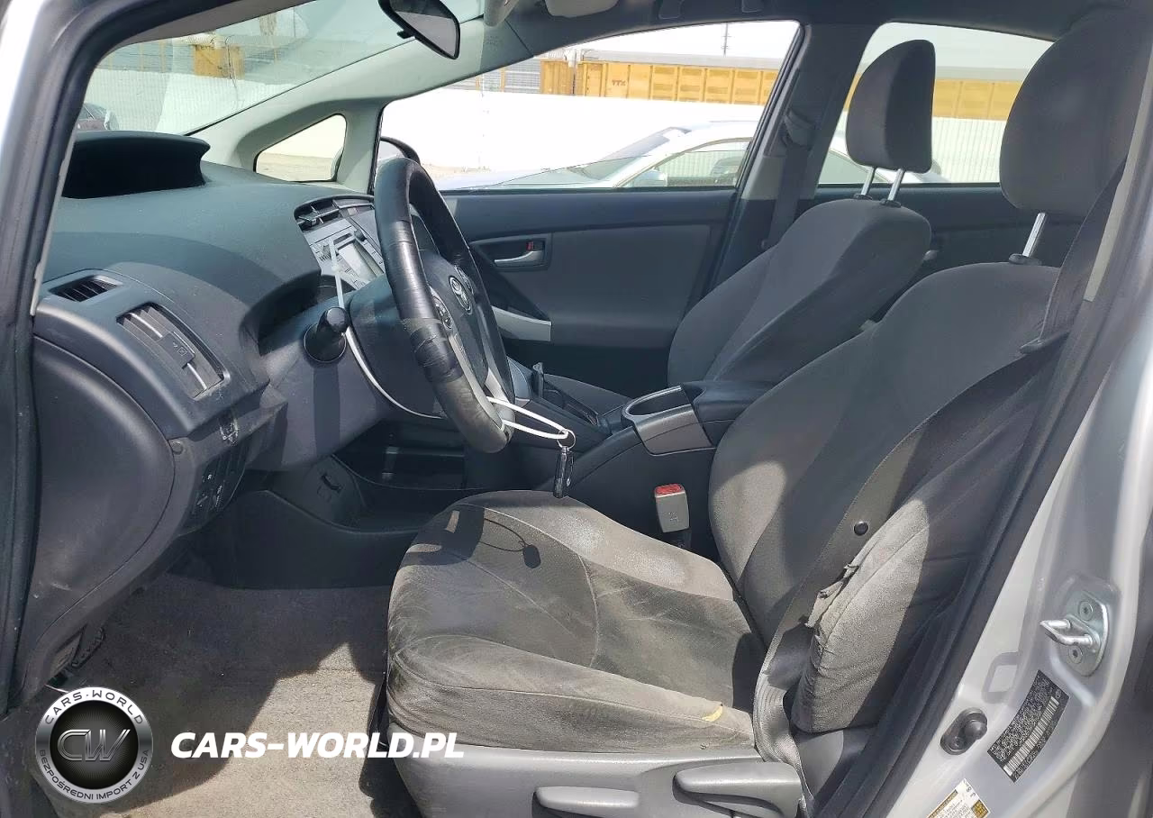 2015 Toyota Prius Two VIN:JTDKN3DU9F0415688 - 7