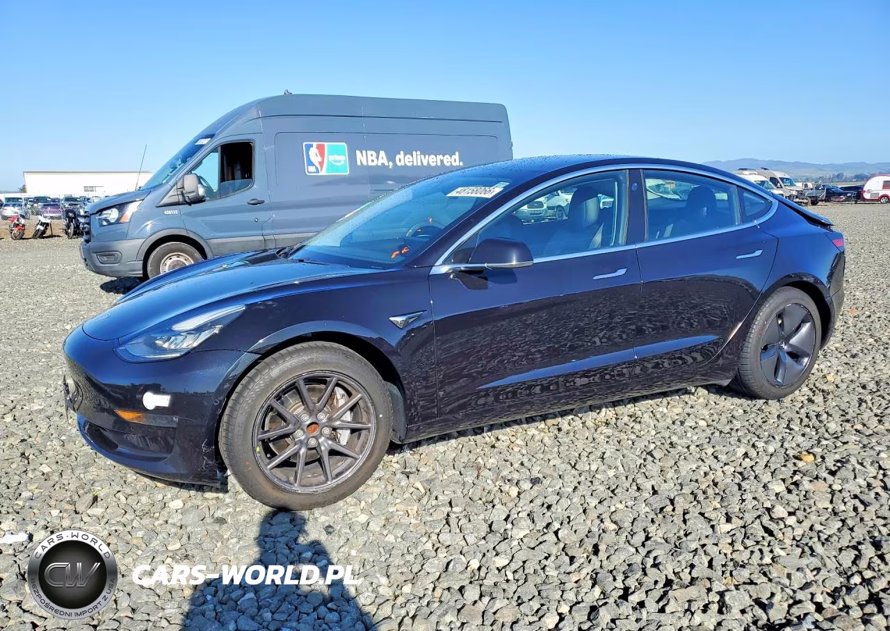 2018 Tesla Model 3 – zdjęcie 1 z 12