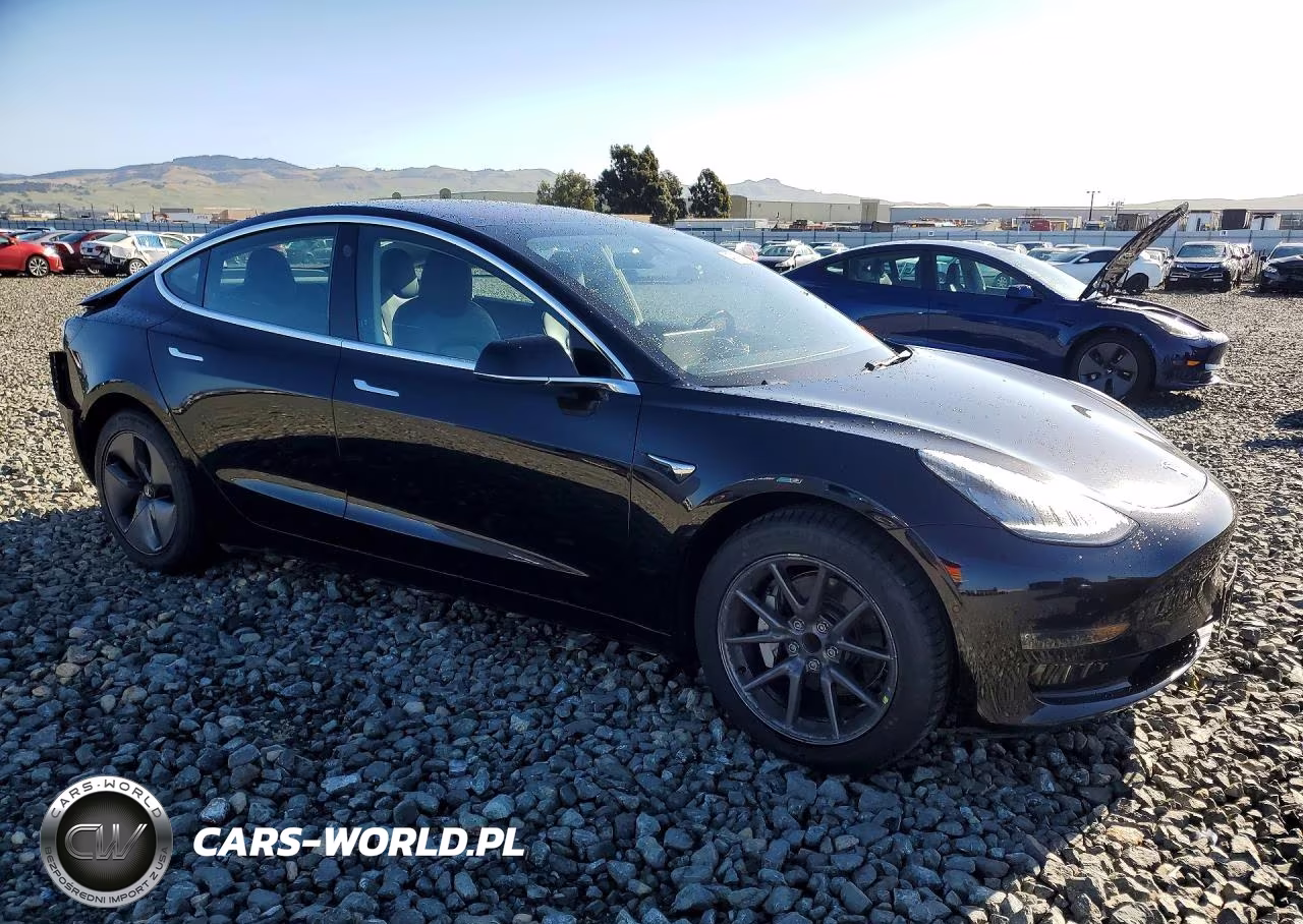 2018 Tesla Model 3 VIN:5YJ3E1EA2JF070978 - 4