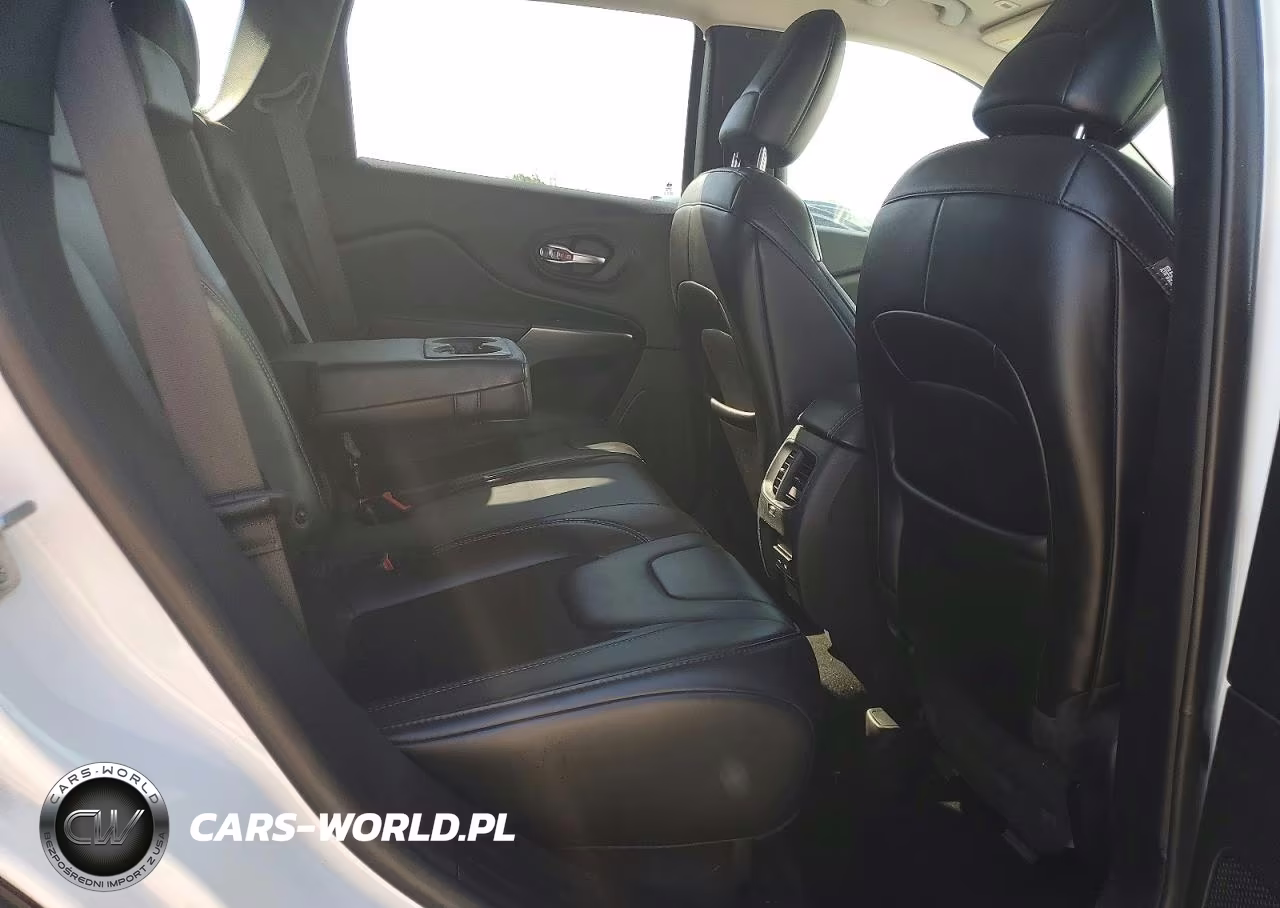 2019 Jeep Cherokee Latitude Plus VIN:1C4PJLLX6KD353781 - 11