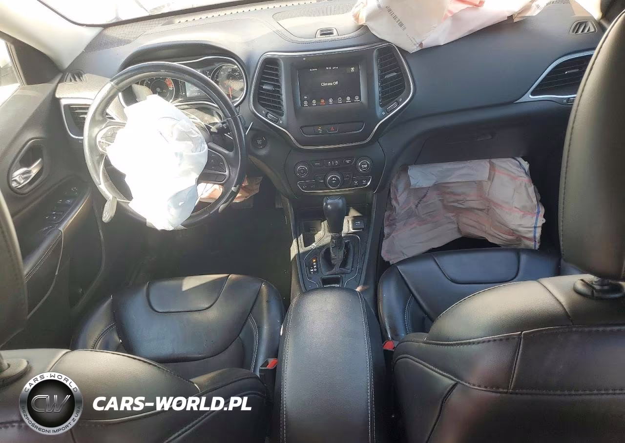 2019 Jeep Cherokee Latitude Plus VIN:1C4PJLLX6KD353781 - 8