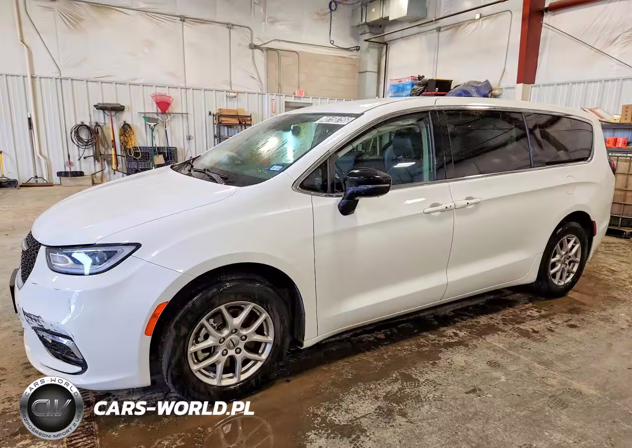 2024 Chrysler Pacifica Touring L