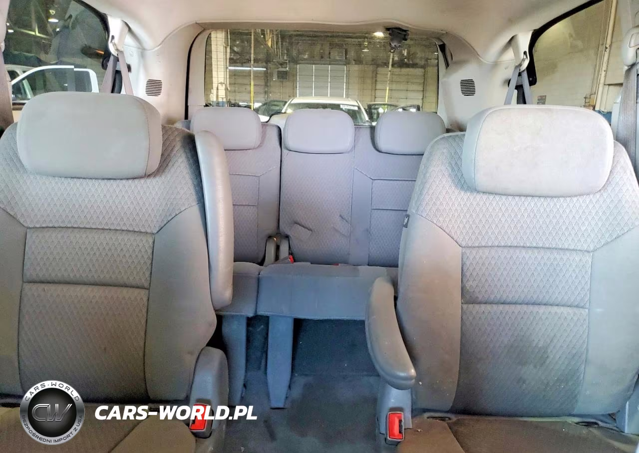 2008 Chrysler Town & Country Touring VIN:2A8HR54P88R826618 - 10