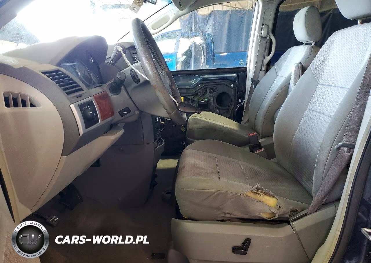 2008 Chrysler Town & Country Touring VIN:2A8HR54P88R826618 - 7