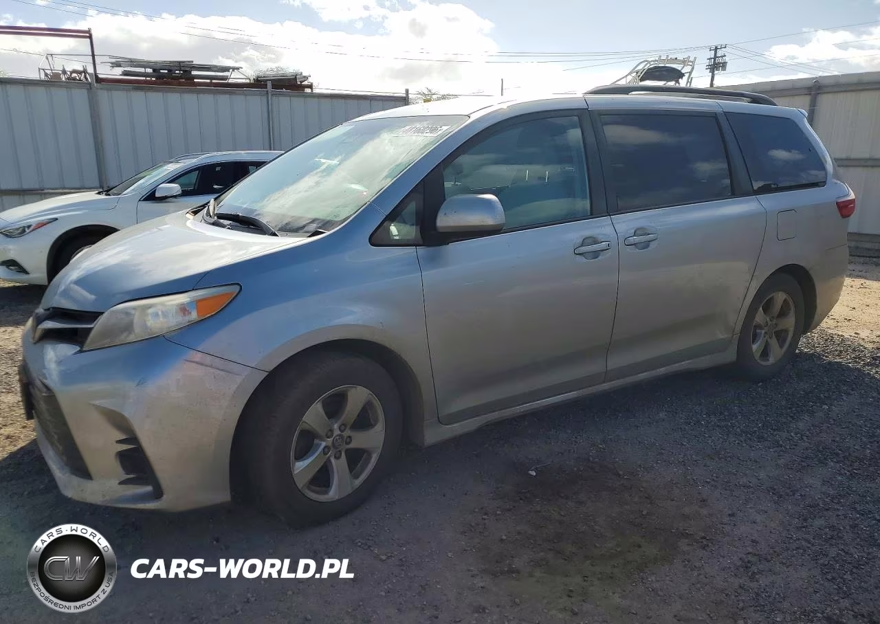 2019 Toyota Sienna Le 8-Passenger