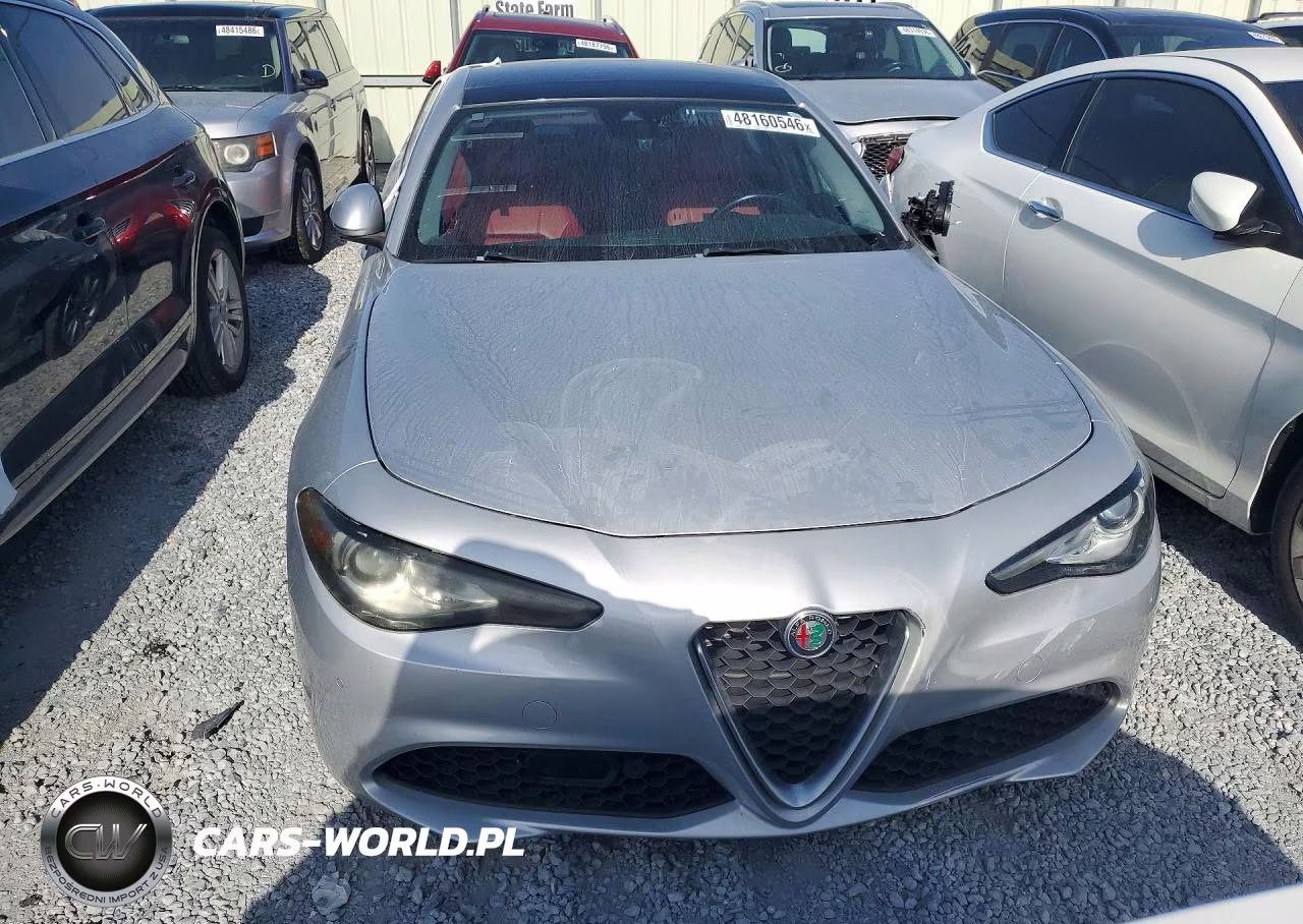 2021 Alfa Romeo Giulia Sport VIN:ZARFAMAN0M7641922 - 5