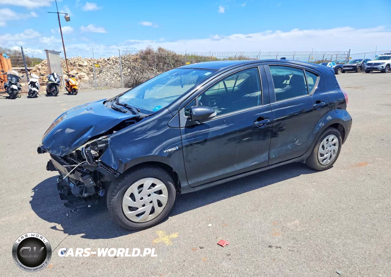 2016 Toyota Prius C Two