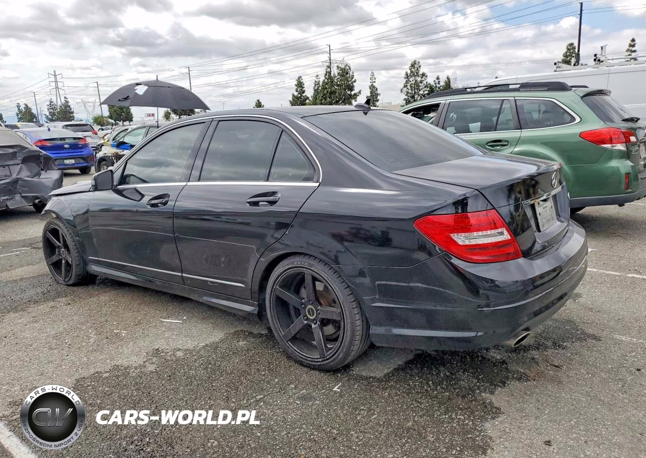 2011 Mercedes-Benz C 300 VIN:WDDGF5EB6BA508643 - 2