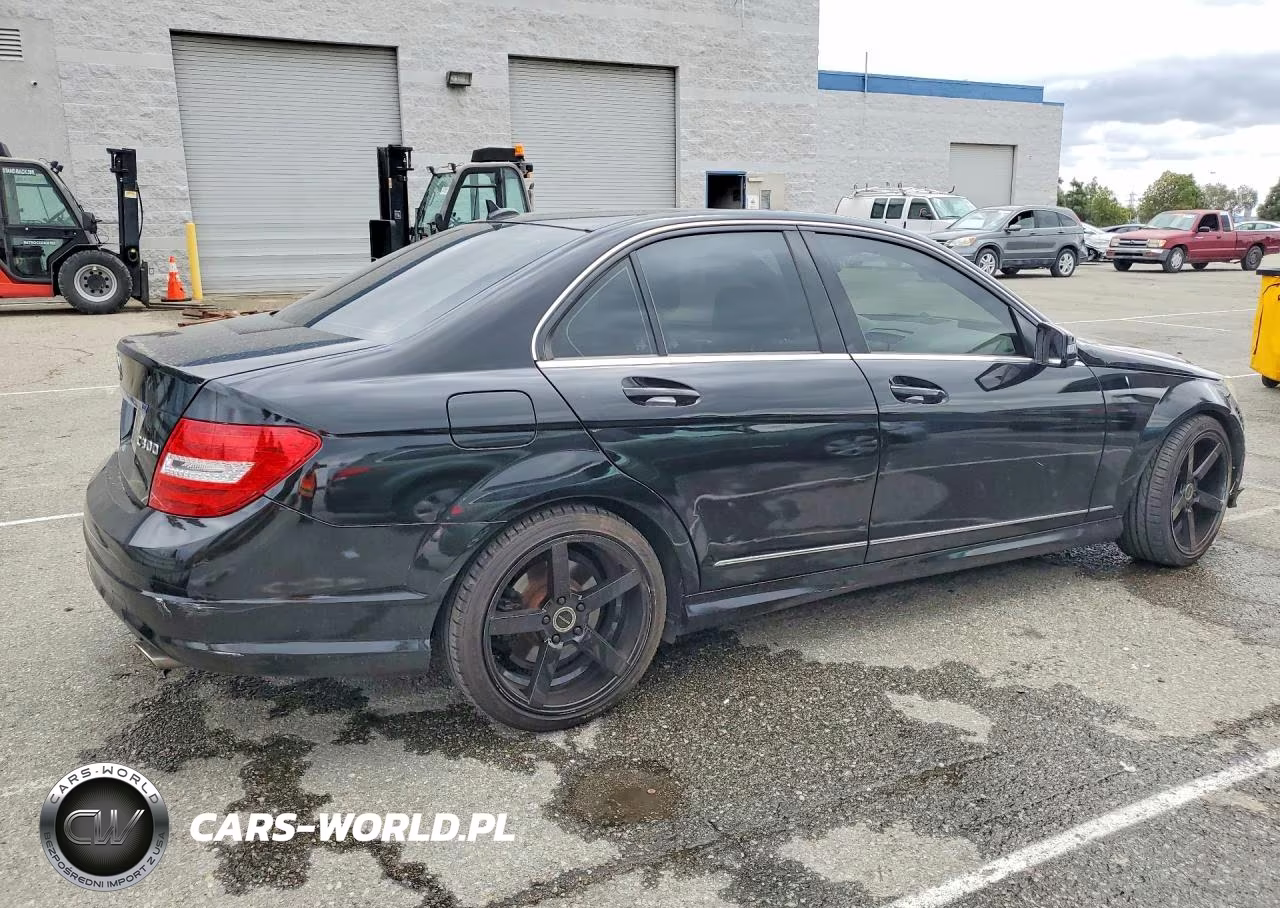 2011 Mercedes-Benz C 300 VIN:WDDGF5EB6BA508643 - 3