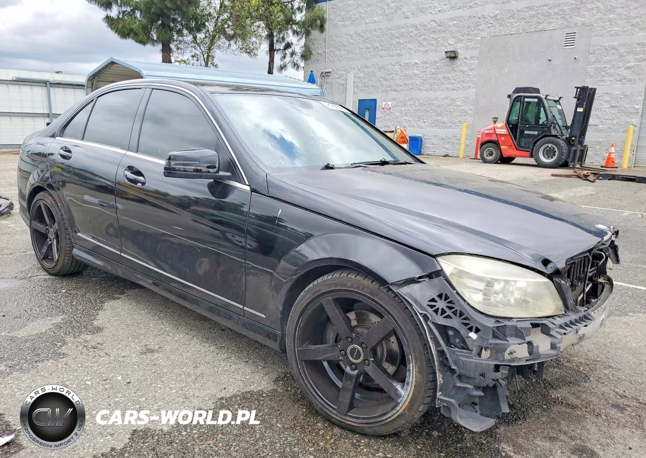 2011 Mercedes-Benz C 300 VIN:WDDGF5EB6BA508643 - 4