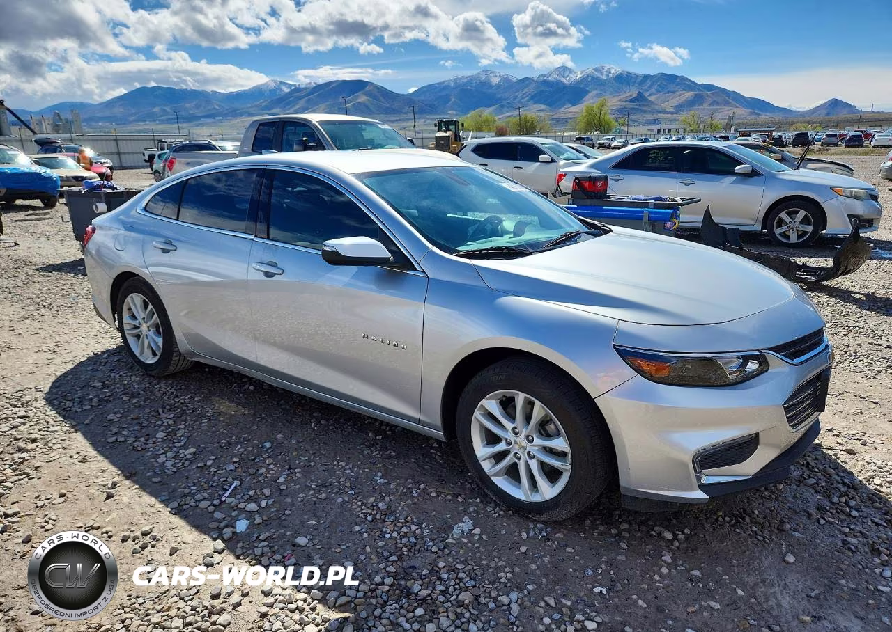 2017 Chevrolet Malibu Lt VIN:1G1ZE5ST7HF244582 - 4