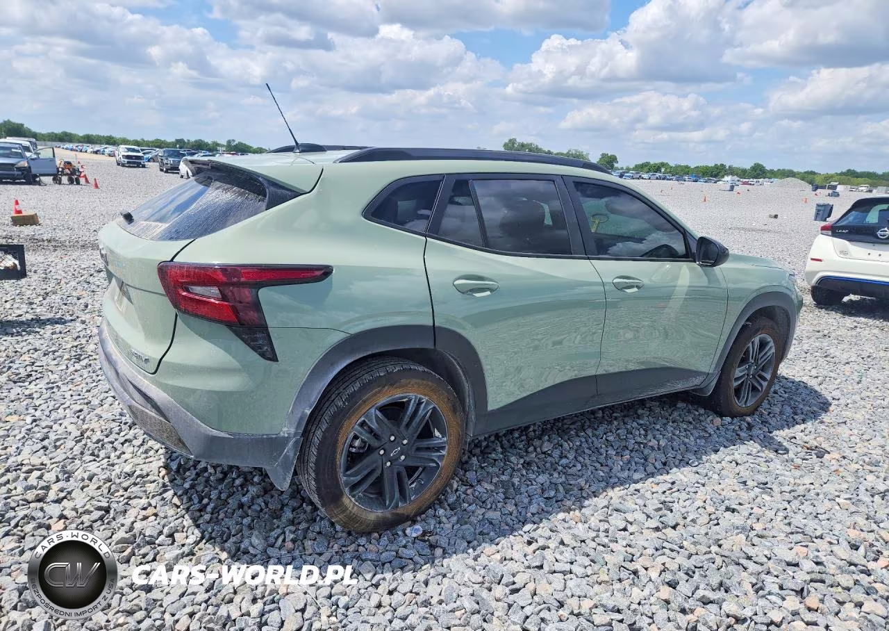 2025 Chevrolet Trax Activ VIN:KL77LKEP3SC272368 - 3