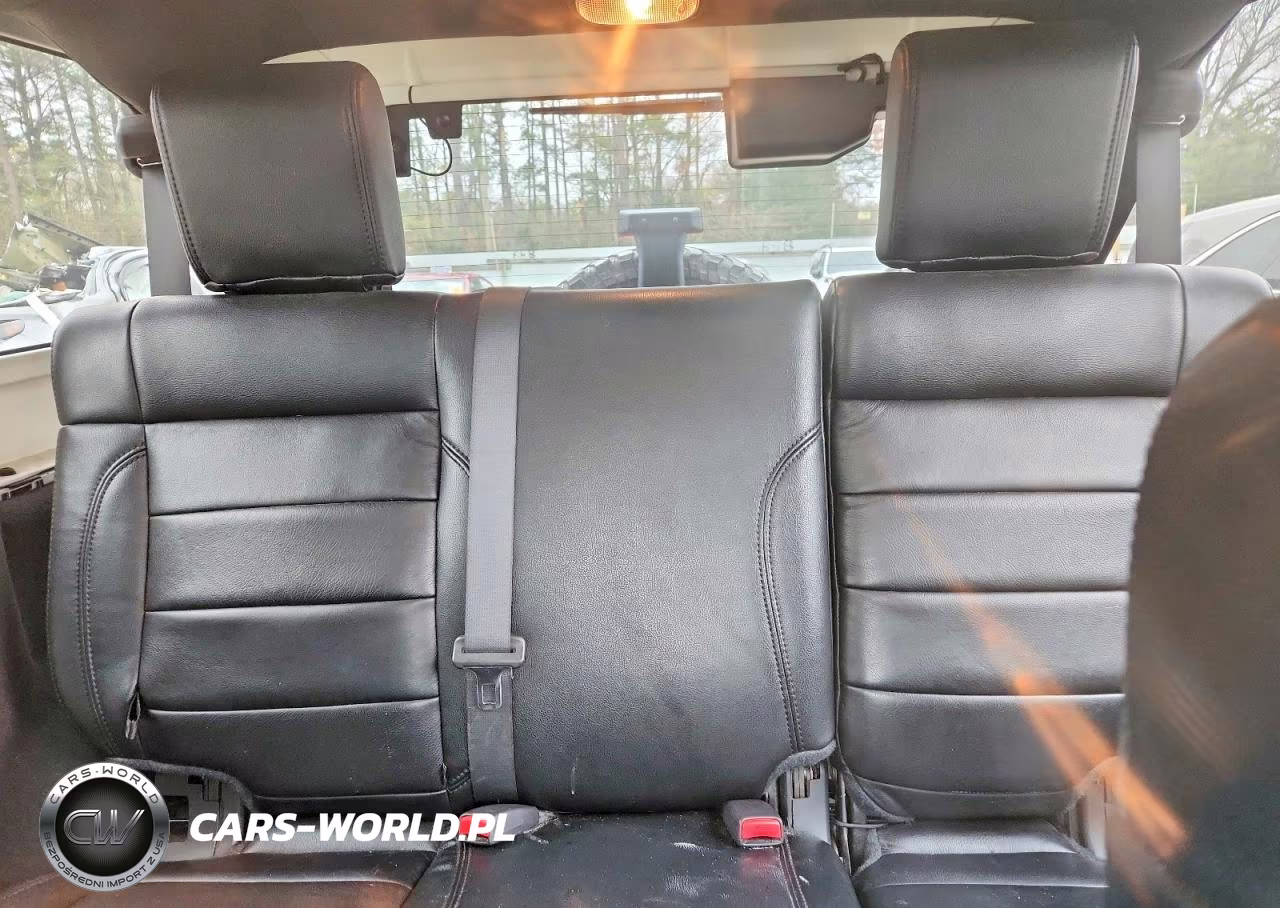 2008 Jeep Wrangler Unlimited Rubicon VIN:1J4GA69198L640870 - 10