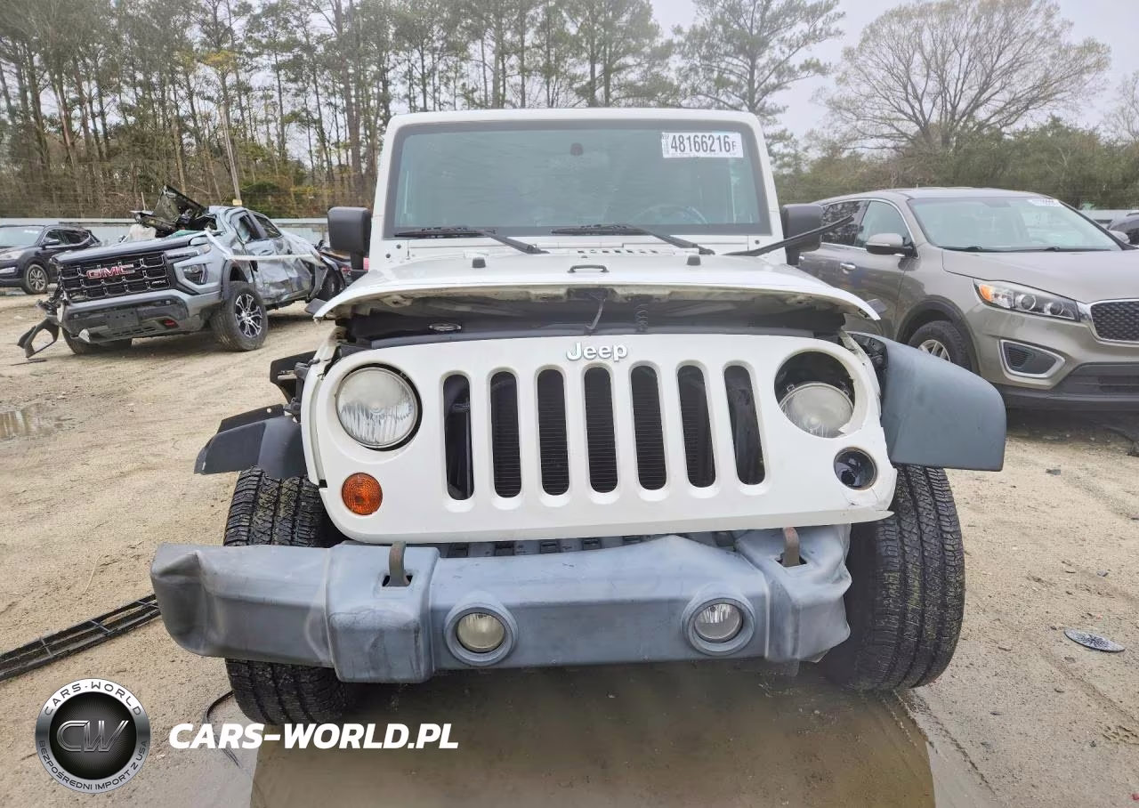 2008 Jeep Wrangler Unlimited Rubicon VIN:1J4GA69198L640870 - 5